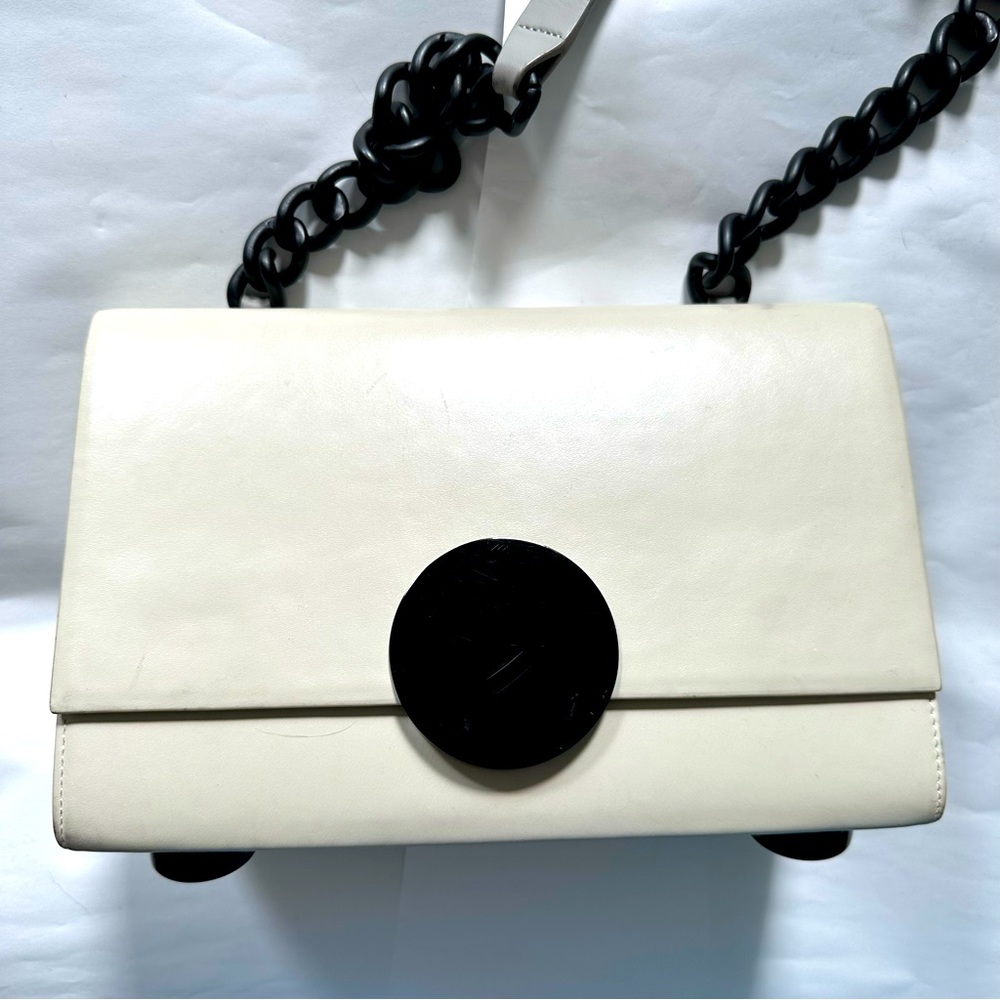 Fun triangular shape leather shoulder bag